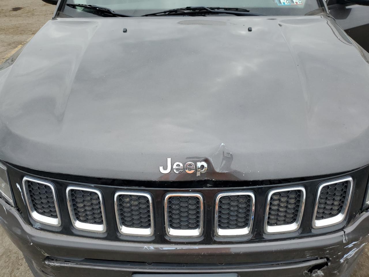 3C4NJDBB1JT436921 2018 Jeep Compass Latitude