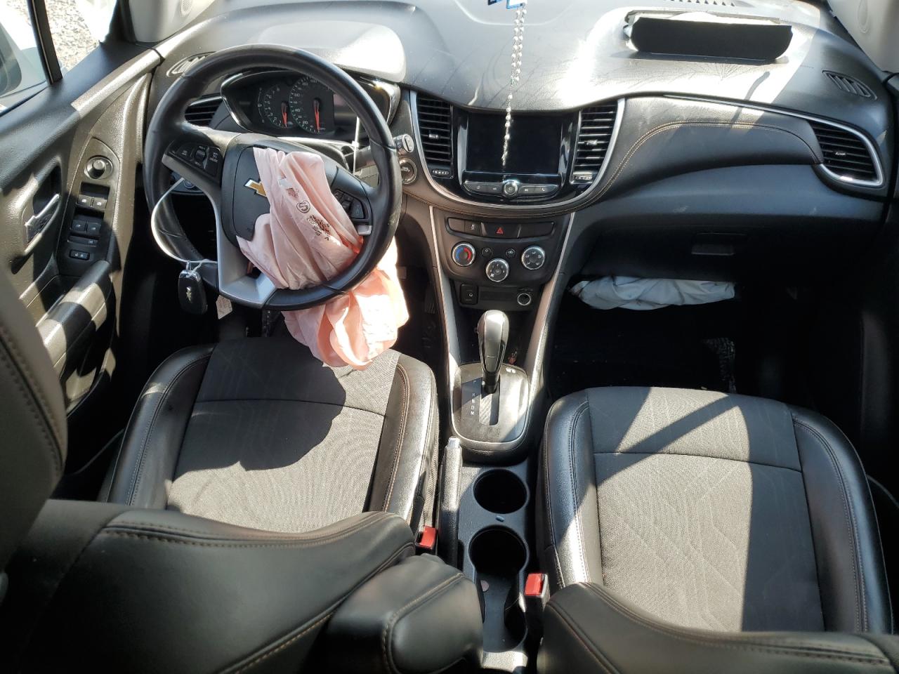 KL7CJPSB2JB671500 2018 Chevrolet Trax 1Lt