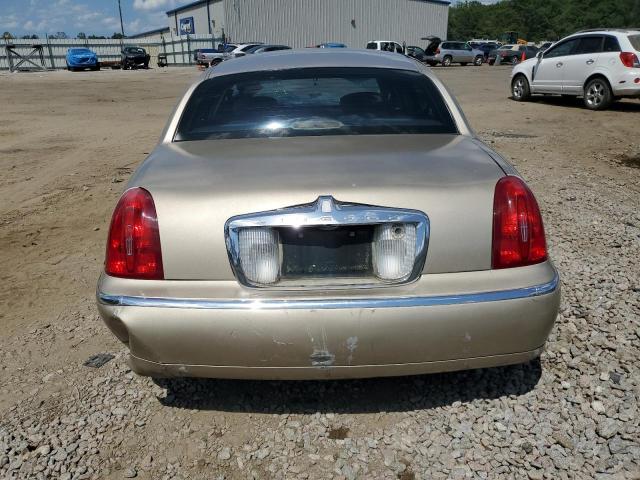 1LNHM82W12Y629483 2002 Lincoln Town Car Signature