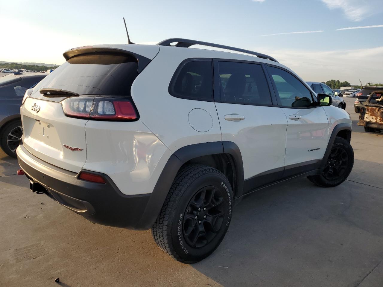 2019 Jeep Cherokee Trailhawk vin: 1C4PJMBN7KD282404