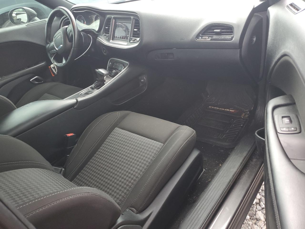 2C3CDZAG4LH169279 2020 Dodge Challenger Sxt