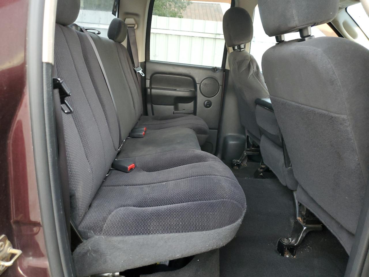 1D7HU18D24J239379 2004 Dodge Ram 1500 St