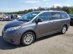 TOYOTA SIENNA XLE снимка