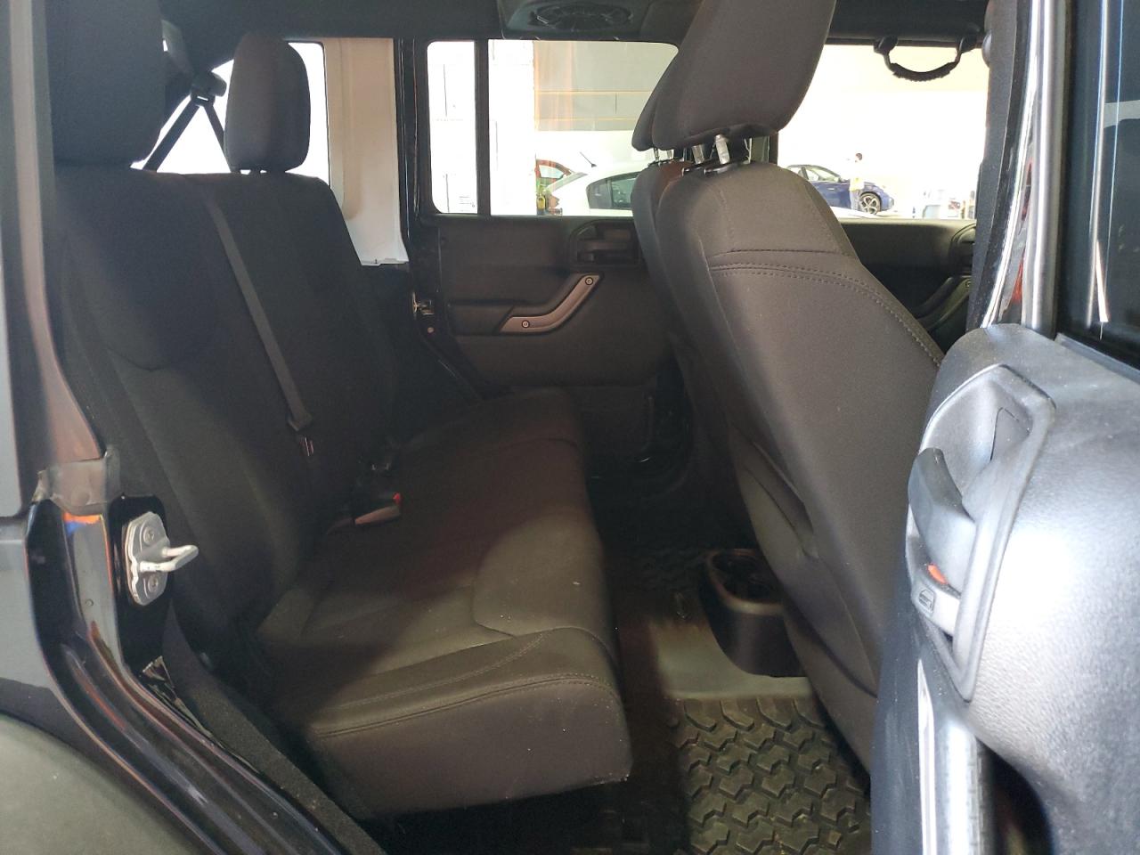 1C4BJWDG2EL123319 2014 Jeep Wrangler Unlimited Sport