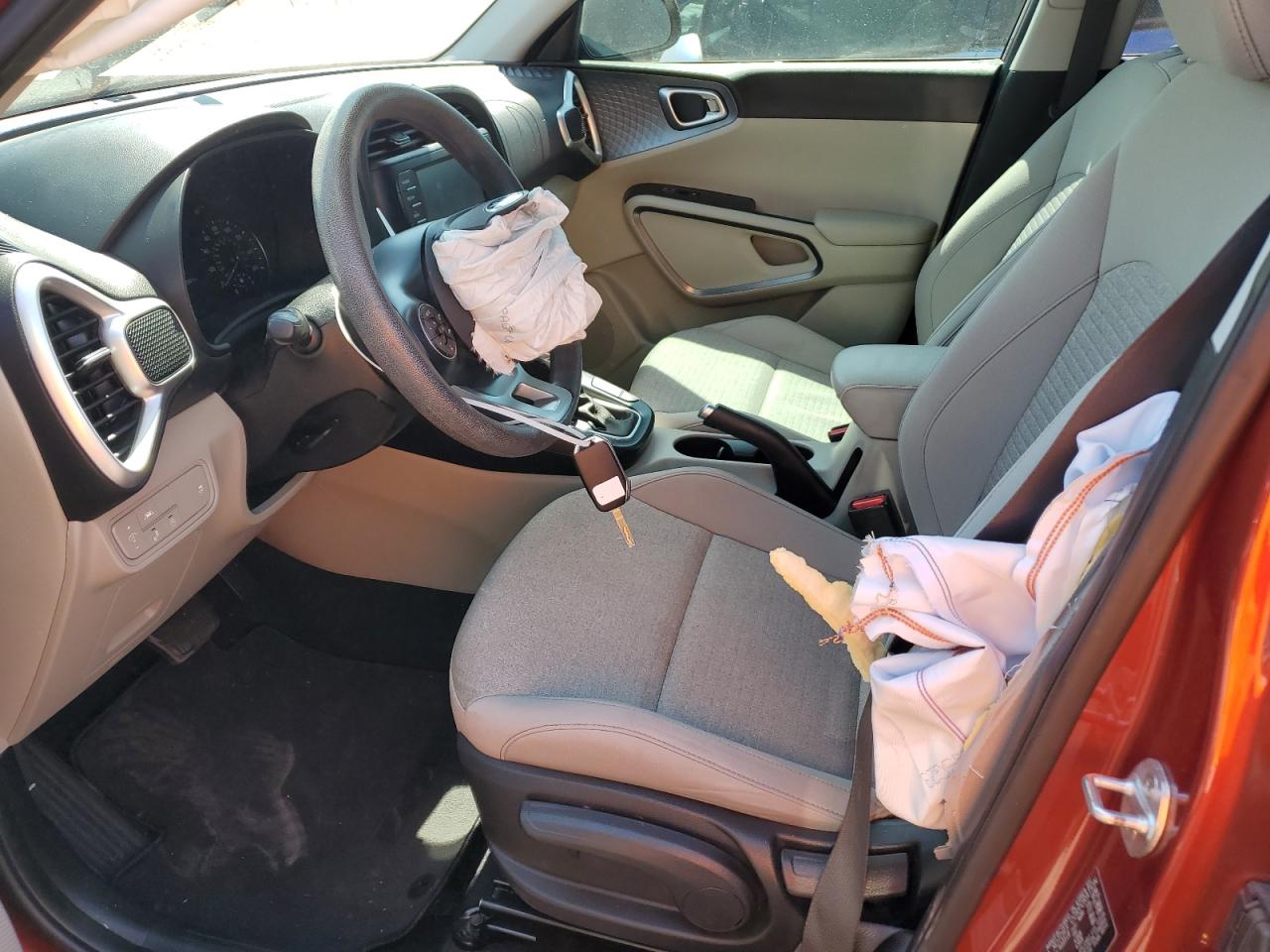 KNDJ23AUXL7105173 2020 Kia Soul Lx