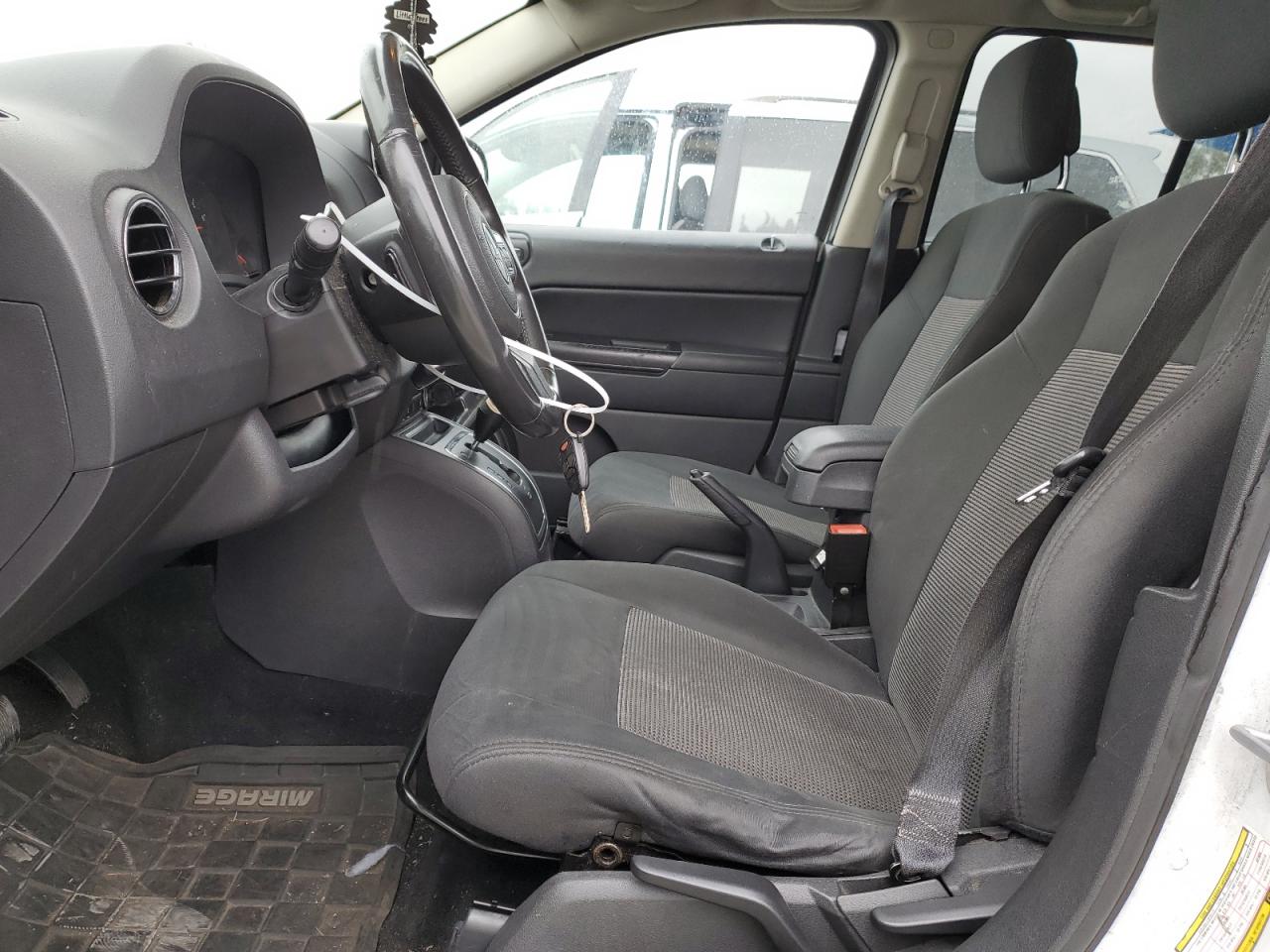 1J4NF1FB8BD136059 2011 Jeep Compass Sport