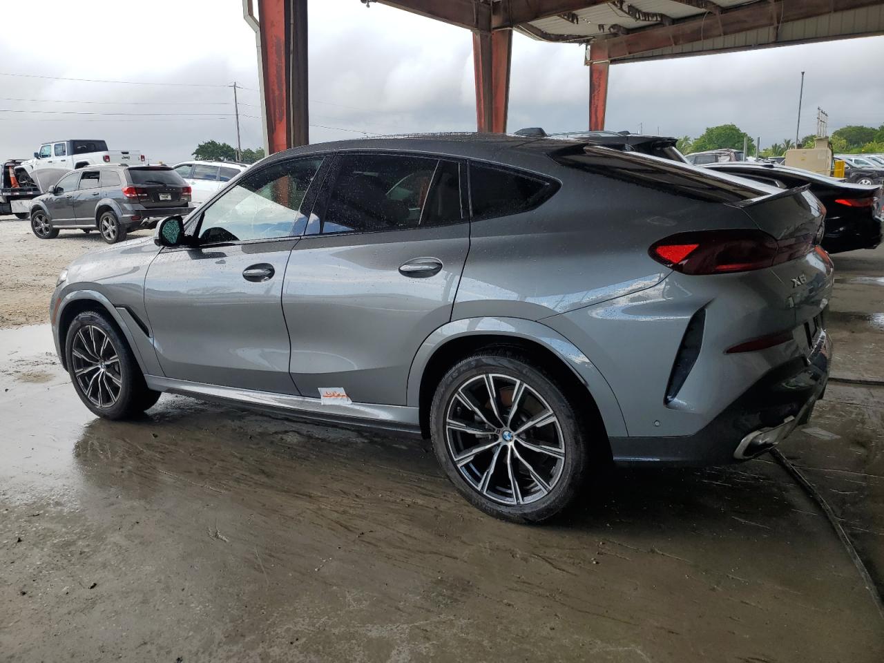 2024 BMW X6 xDrive40I vin: 5UX33EX06R9U15788