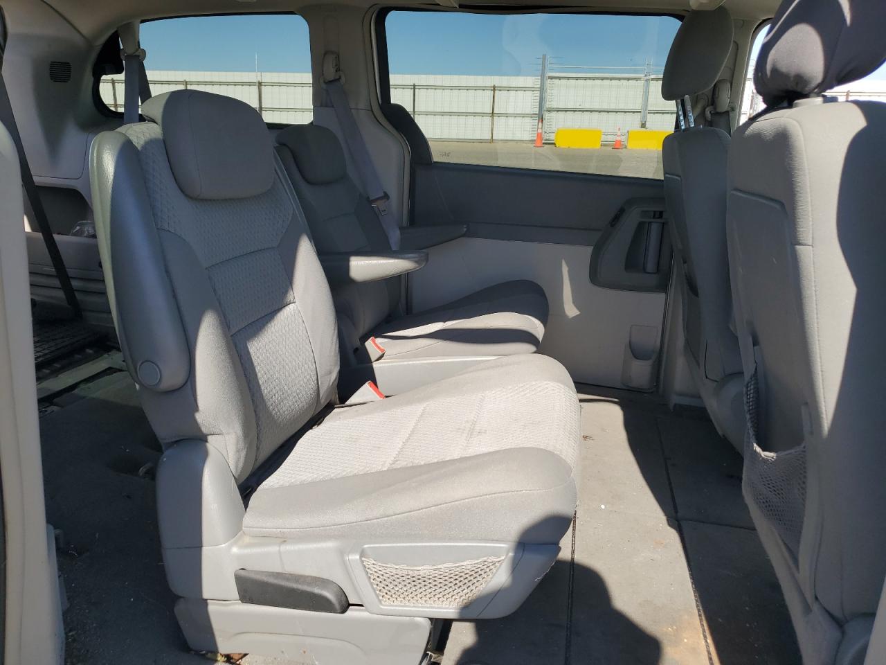 2A4RR5D17AR232108 2010 Chrysler Town & Country Touring