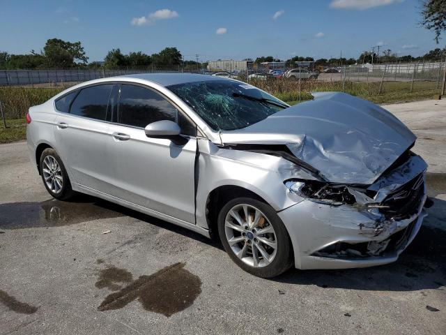 VIN 3FA6P0H70HR254929 2017 Ford Fusion, SE no.4