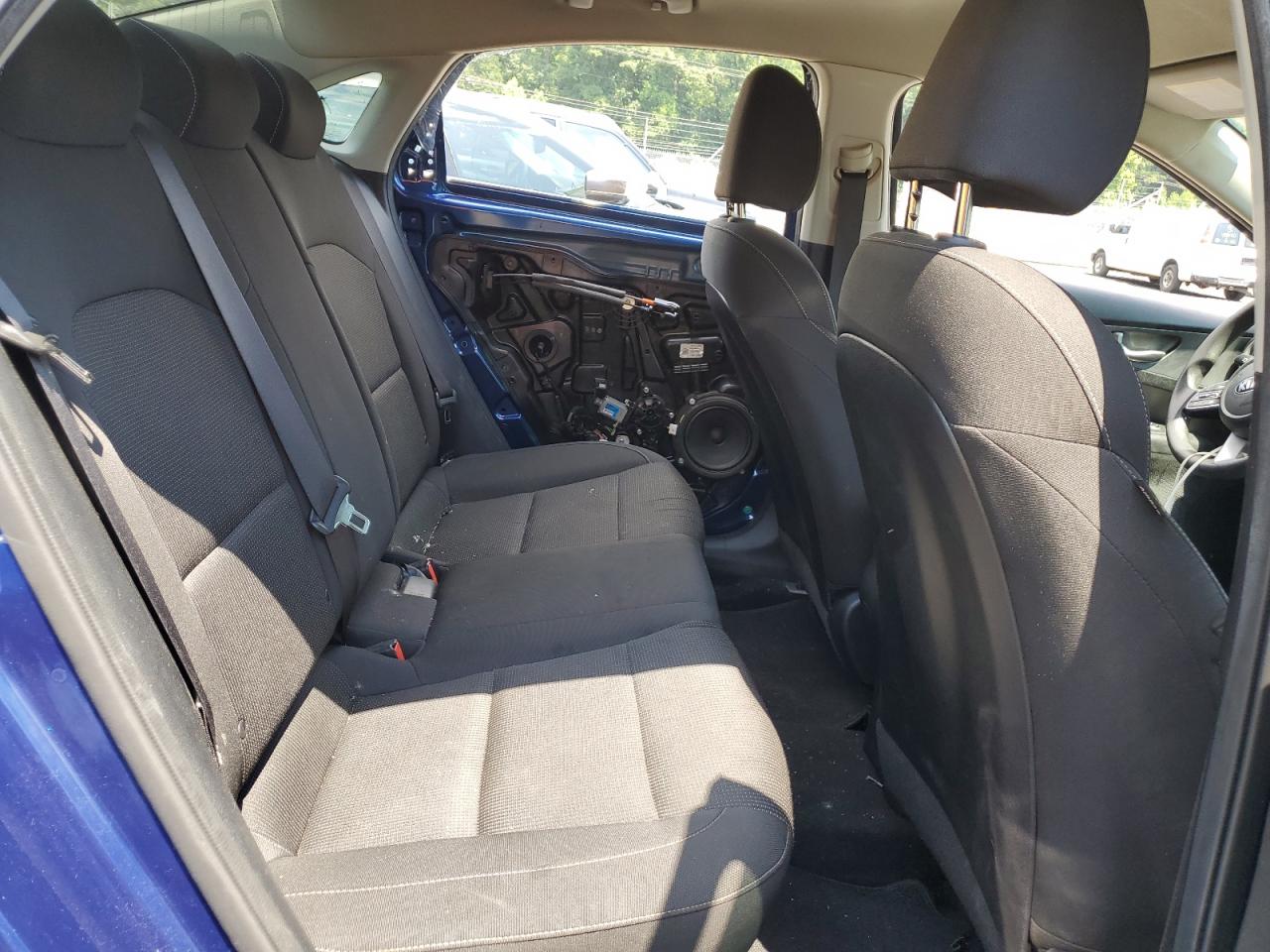 3KPF24AD2KE103251 2019 Kia Forte Fe