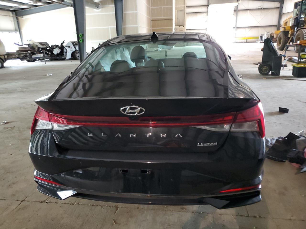 2022 Hyundai Elantra Limited vin: 5NPLP4AG1NH068393