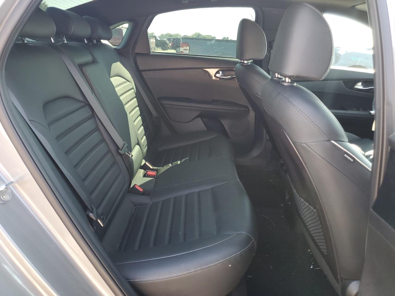 3KPF54AD2NE425867 2022 Kia Forte Gt Line