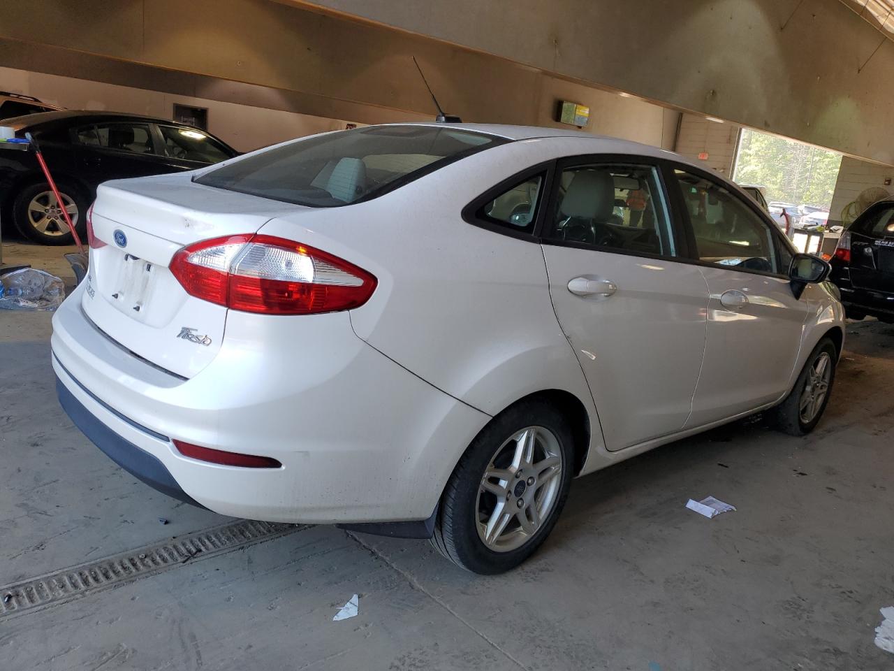 3FADP4BJ7JM108825 2018 Ford Fiesta Se