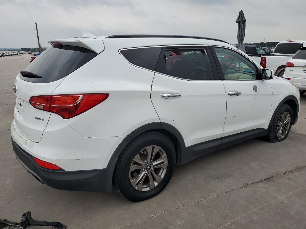 2016 Hyundai Santa Fe Sport vin: 5XYZU3LB5GG359780