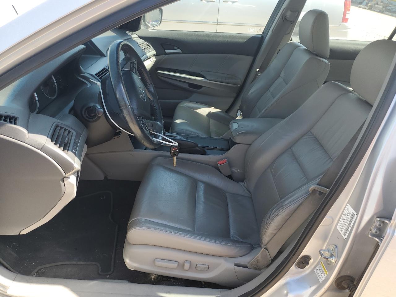 1HGCP3F87AA009573 2010 Honda Accord Exl