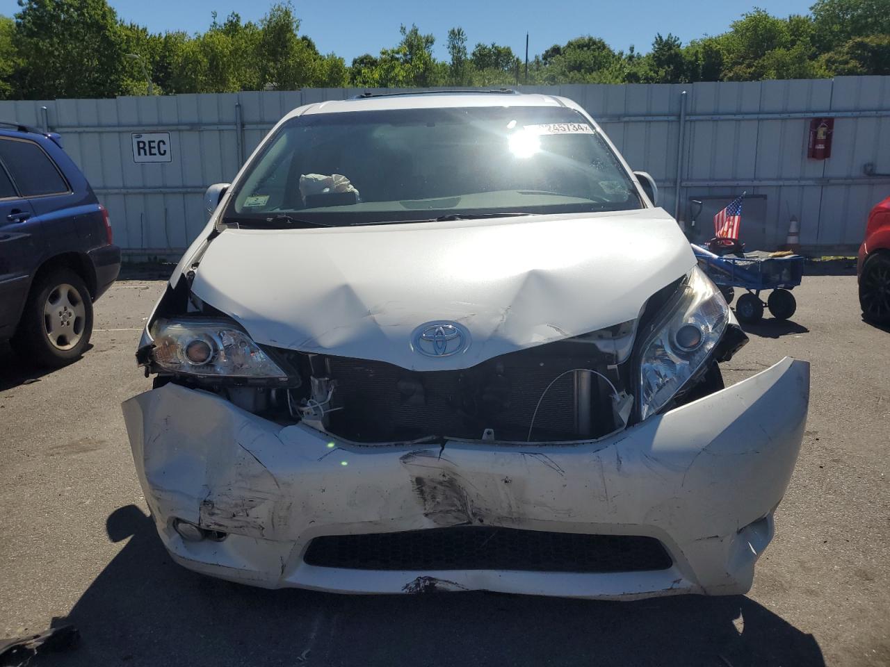 5TDDK3DC5FS118973 2015 Toyota Sienna Xle