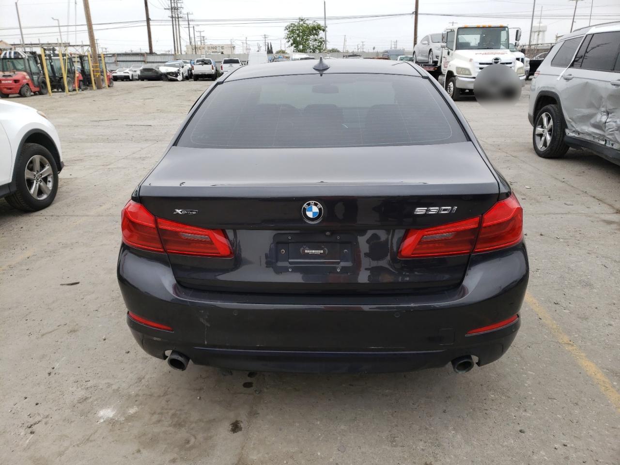 2018 BMW 530 Xi vin: WBAJA7C59JWA72508