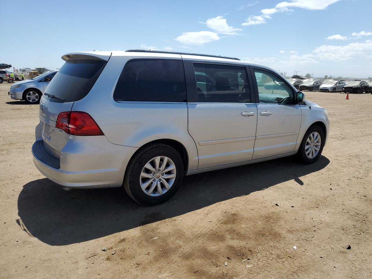 2C4RVABG2CR127559 2012 Volkswagen Routan Se