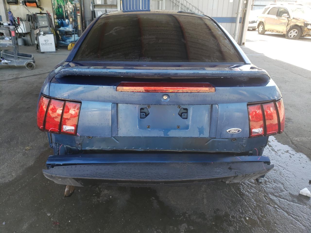 1FAFP4042YF122034 2000 Ford Mustang