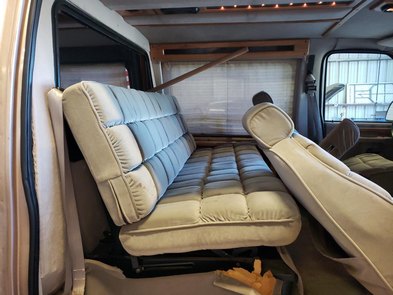 1FDRE1469WHA60278 1998 Ford Econoline E150 Van