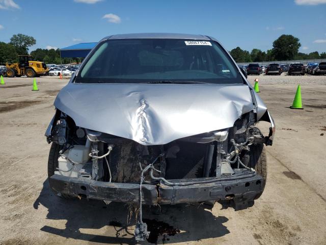 VIN 5TDZZ3DCXJS928724 2018 Toyota Sienna, L no.5