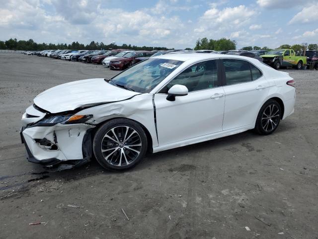 VIN 4T1B11HKXJU670114 2018 Toyota Camry, L no.1