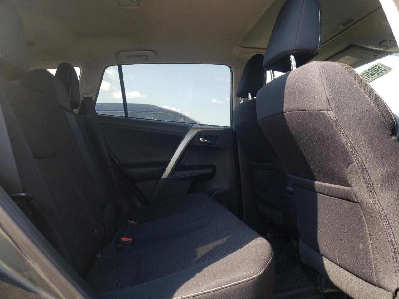 2T3RFREV6HW549286 2017 Toyota Rav4 Xle