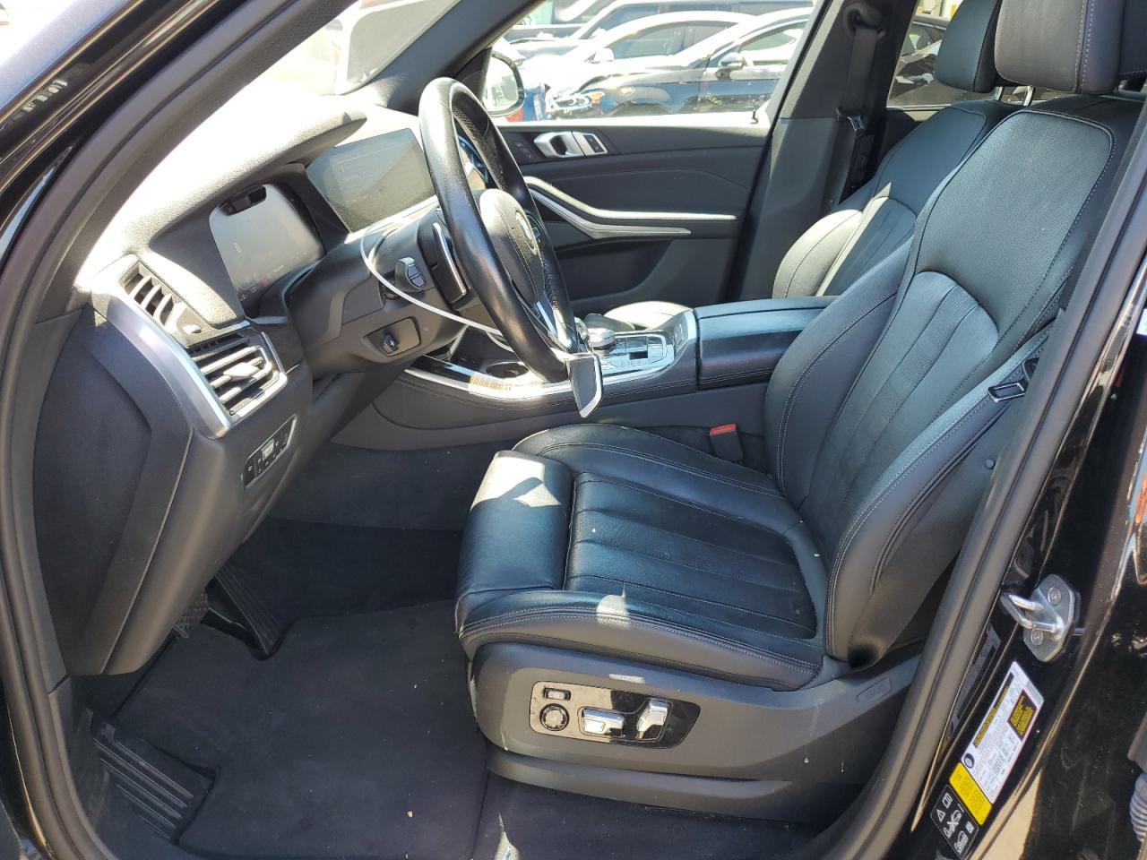 5UXJU2C51KLN49816 2019 BMW X5 xDrive50I