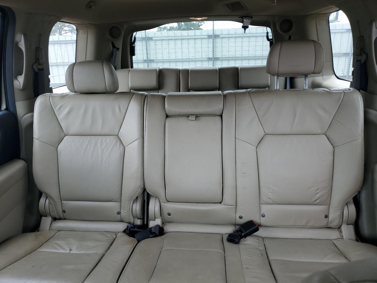 5FNYF3H98AB021137 2010 Honda Pilot Touring