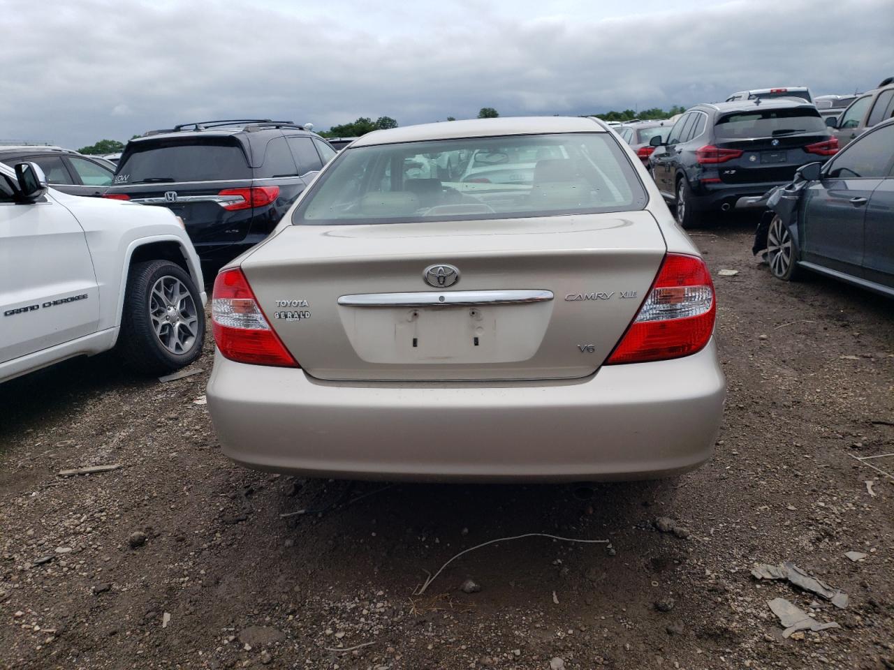 4T1BF30K04U585599 2004 Toyota Camry Le
