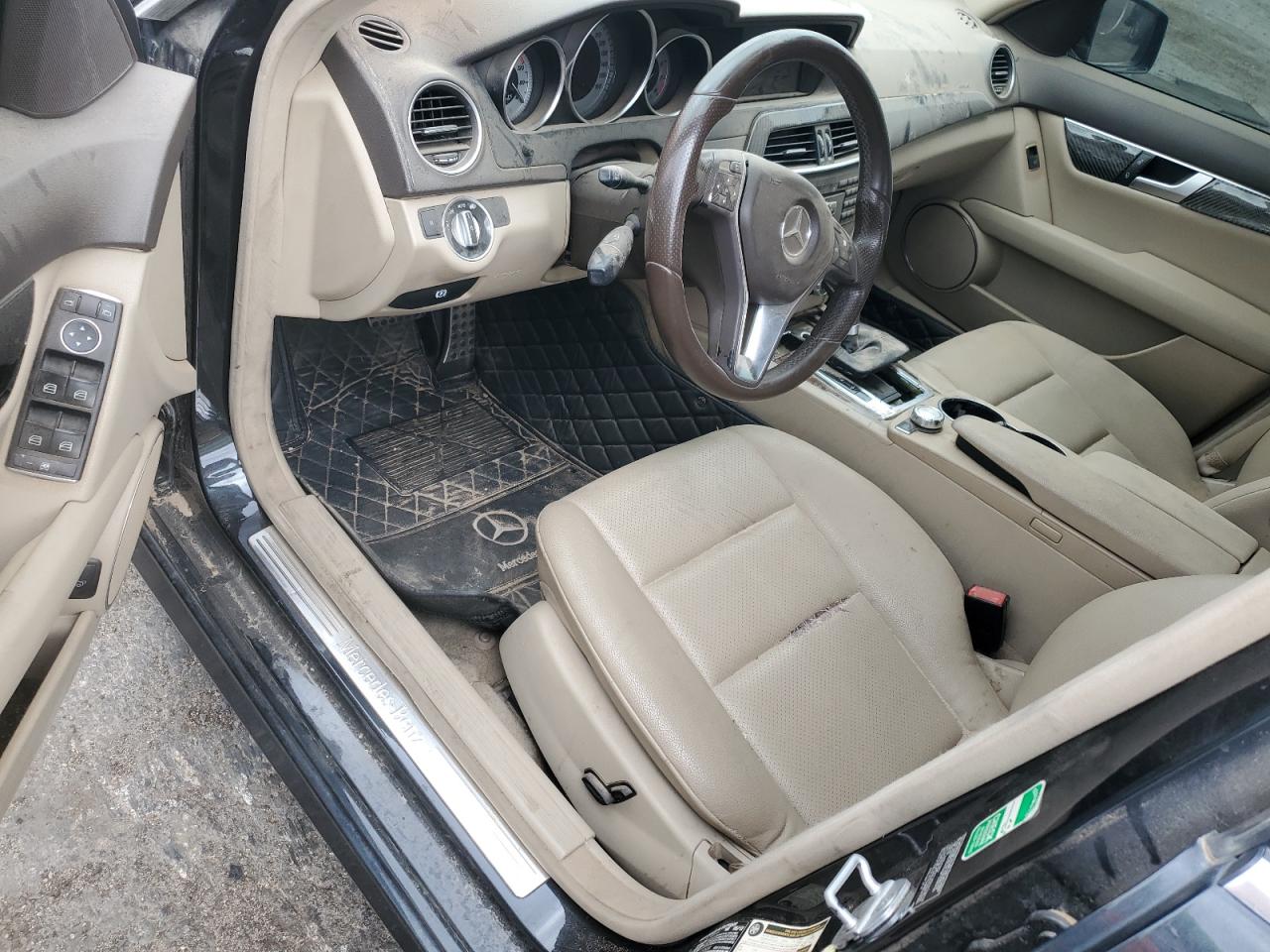 WDDGF8BB1CA729638 2012 Mercedes-Benz C 300 4Matic