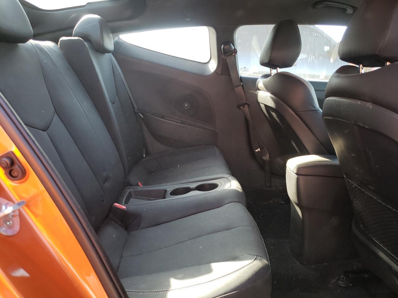 KMHTC6AE2GU274395 2016 Hyundai Veloster Turbo