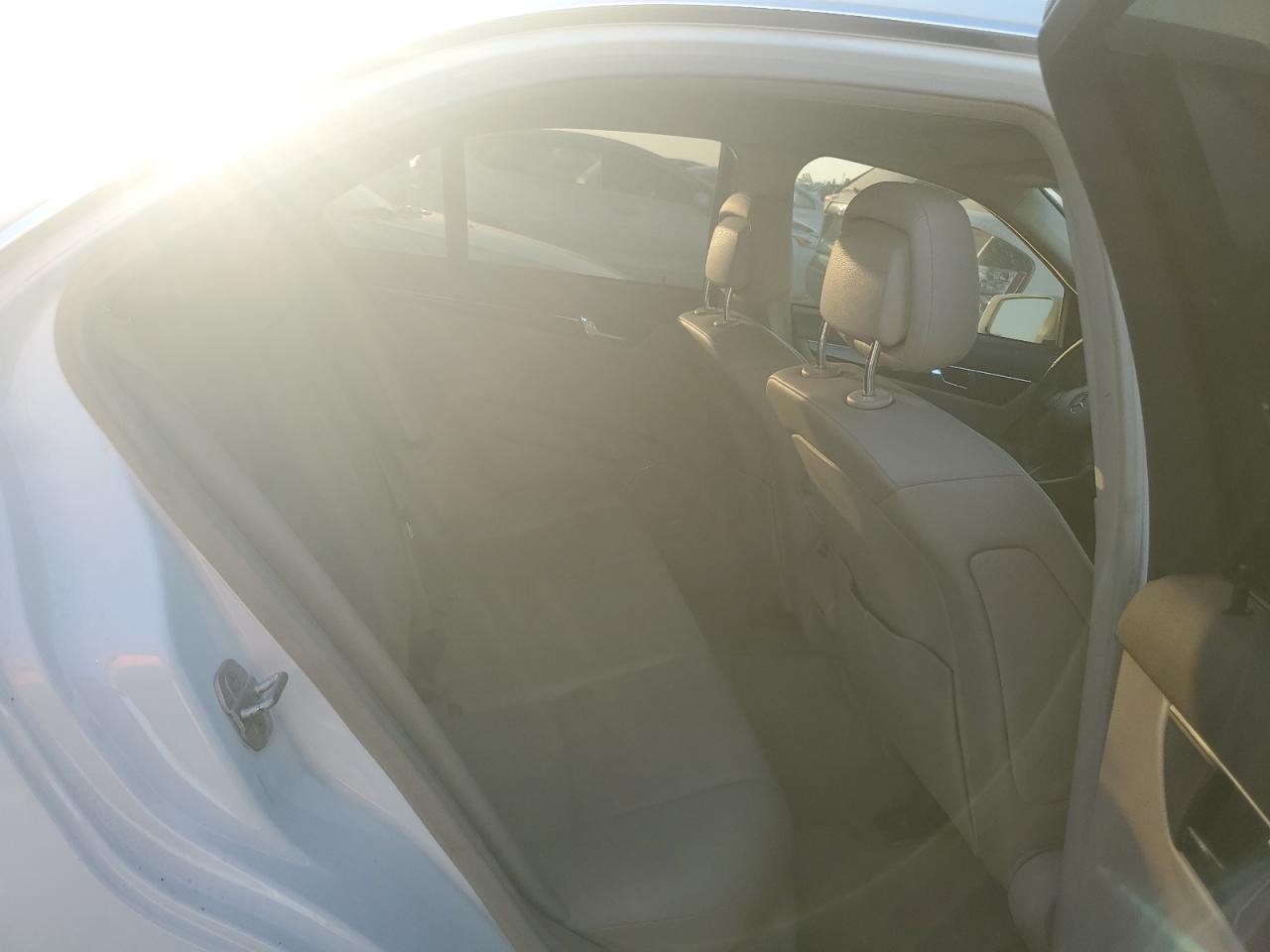 WDDGF5EB5AR104863 2010 Mercedes-Benz C 300