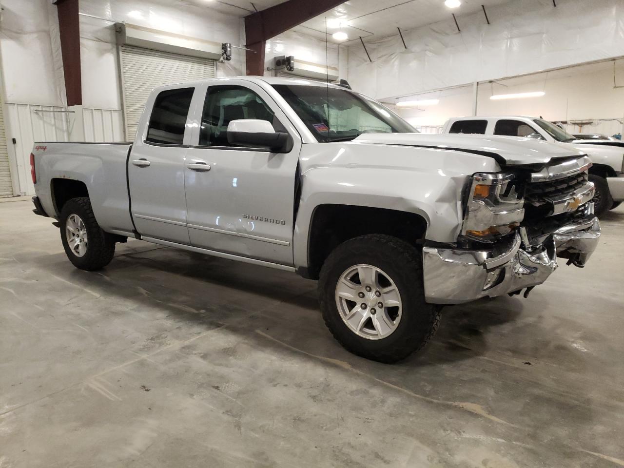 2017 Chevrolet Silverado K1500 Lt vin: 1GCVKREC9HZ373438