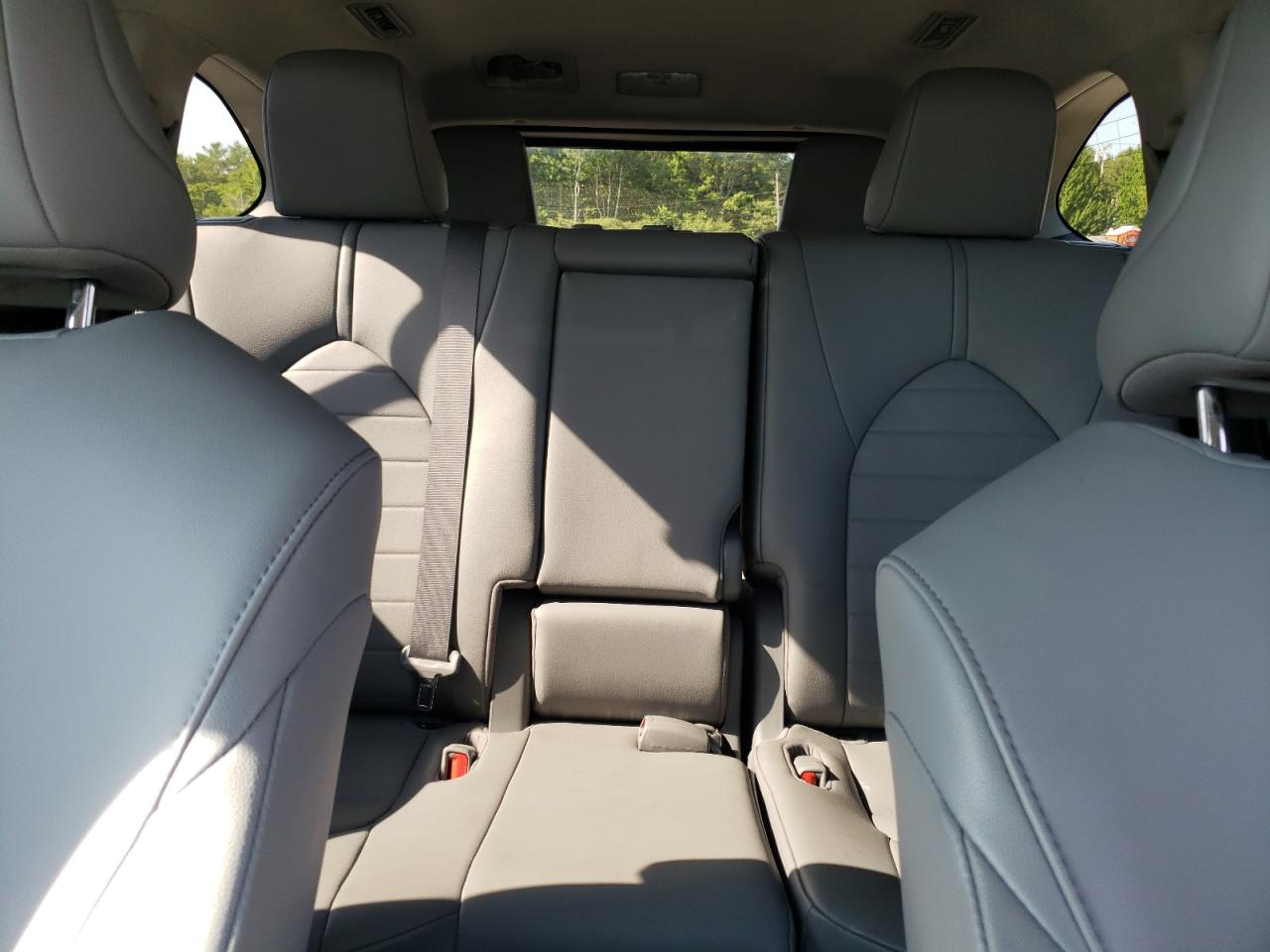 5TDGZRBHXMS070684 2021 Toyota Highlander Xle