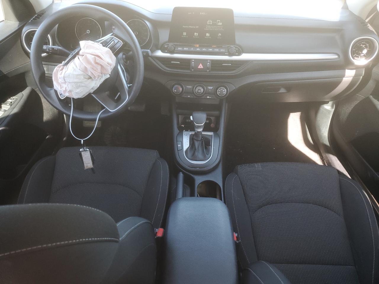 3KPF24ADXME353386 2021 Kia Forte Fe