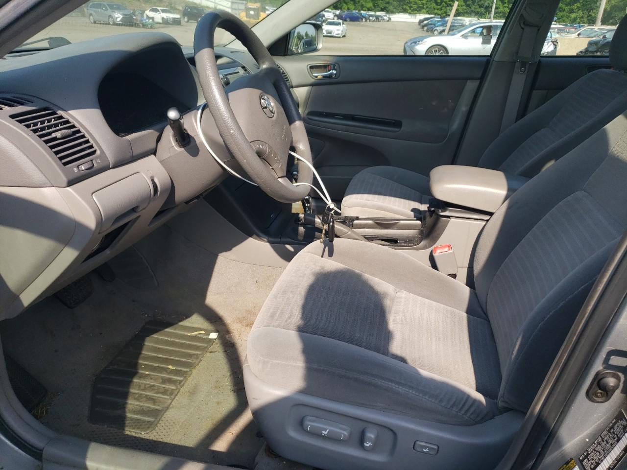 4T1BE32KX5U640688 2005 Toyota Camry Le