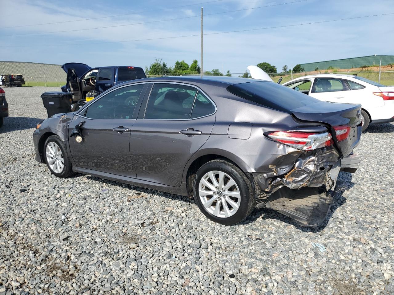 2018 Toyota Camry L vin: 4T1B11HK3JU159103