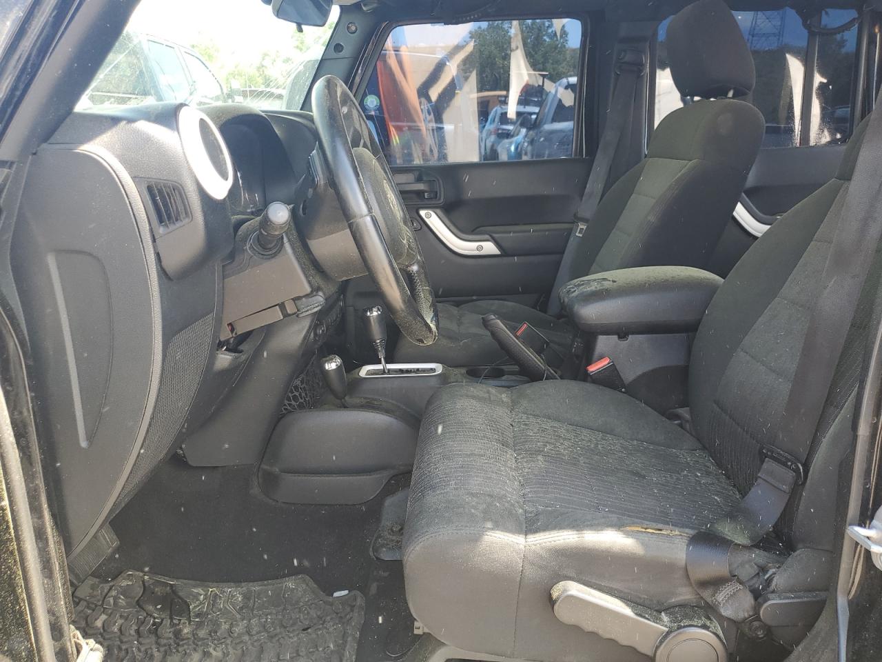 1J4BA5H14BL632737 2011 Jeep Wrangler Unlimited Sahara