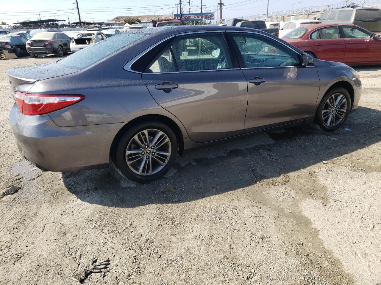 4T1BF1FK0GU170668 2016 Toyota Camry Le