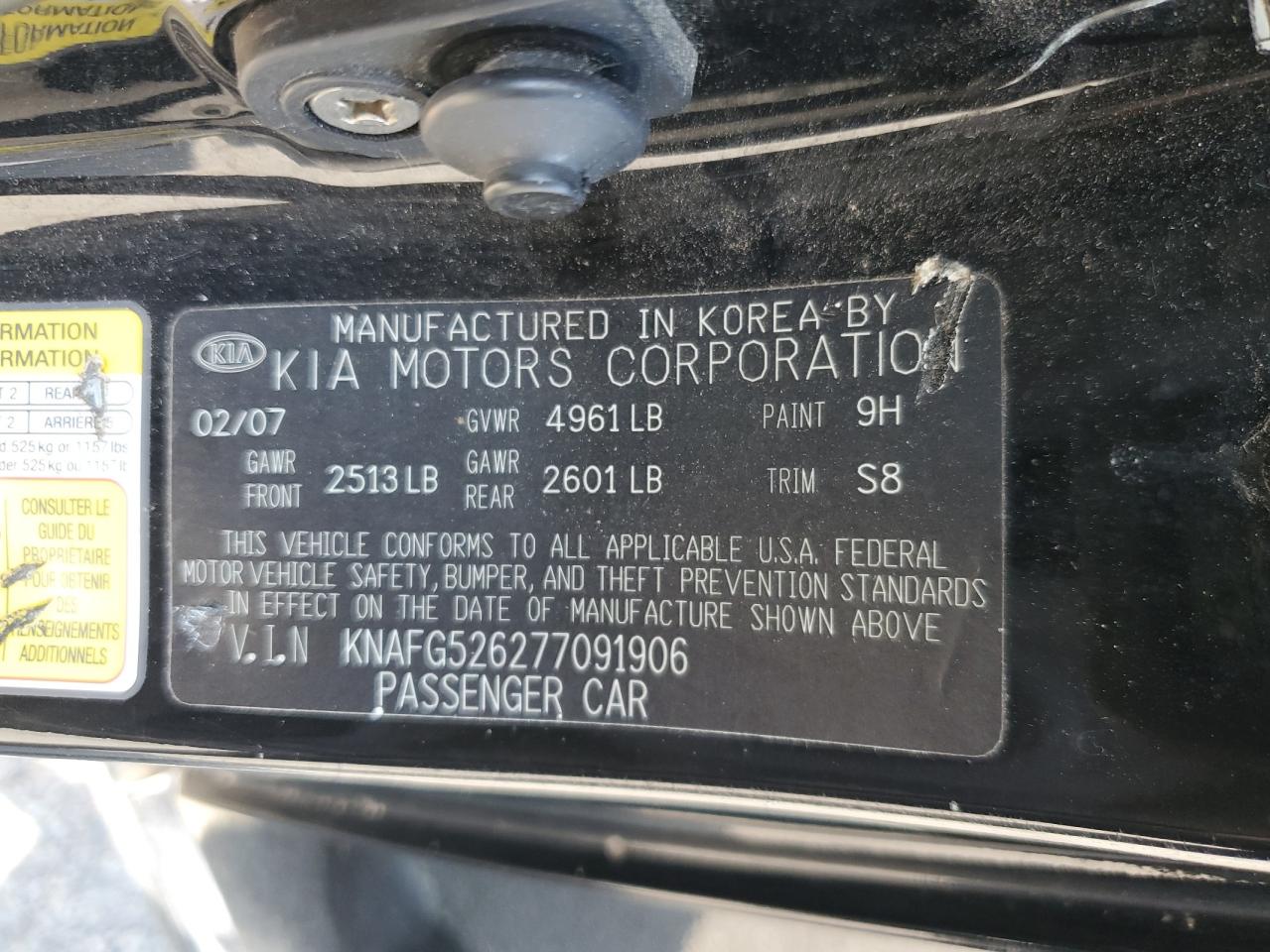 KNAFG526277091906 2007 Kia Rondo Lx