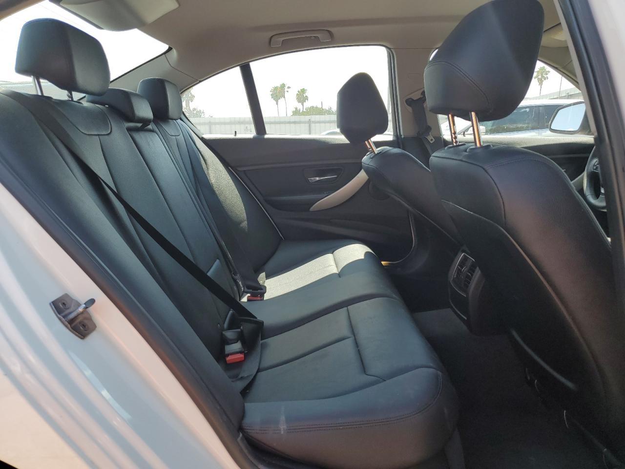 WBA8E1G55GNU11965 2016 BMW 320 I