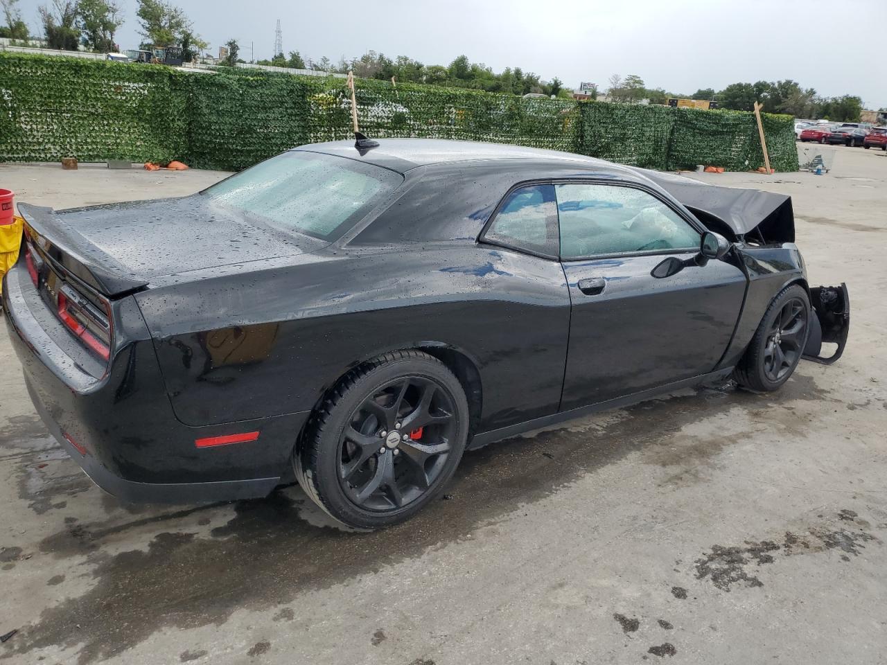 2017 Dodge Challenger Sxt vin: 2C3CDZAG4HH633095