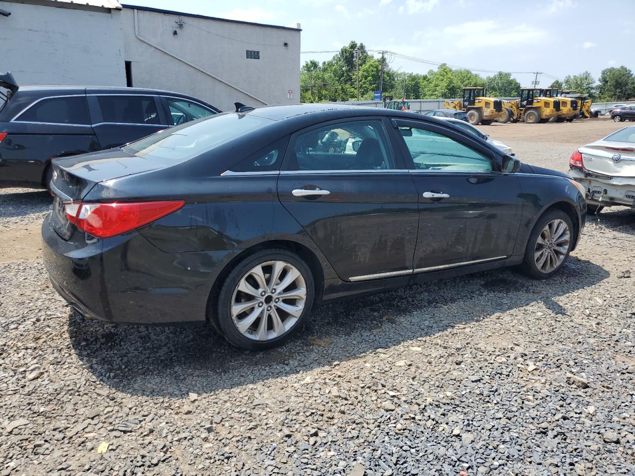 5NPEC4AC8BH068047 2011 Hyundai Sonata Se