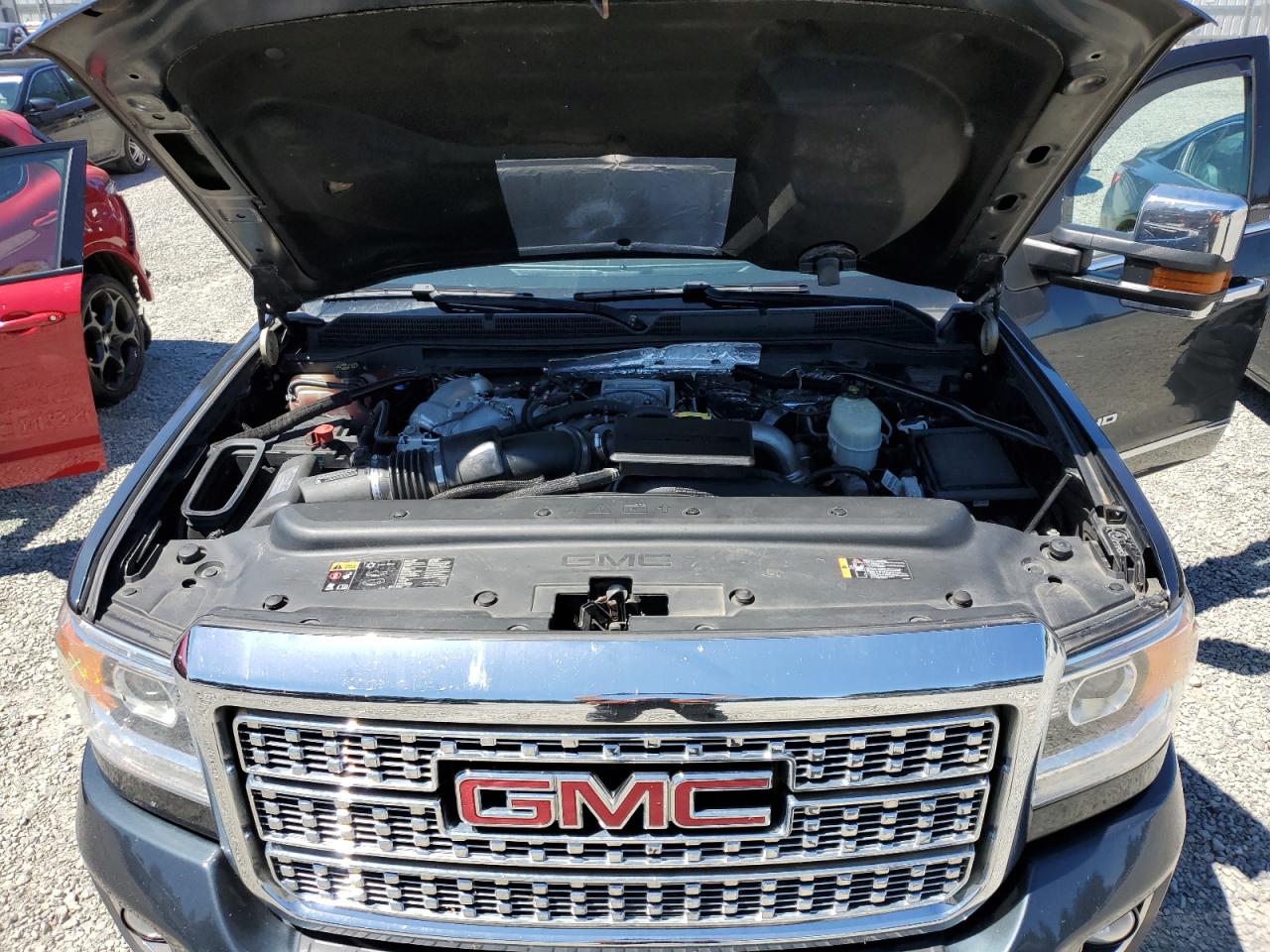 1GT12UEY7JF135429 2018 GMC Sierra K2500 Denali