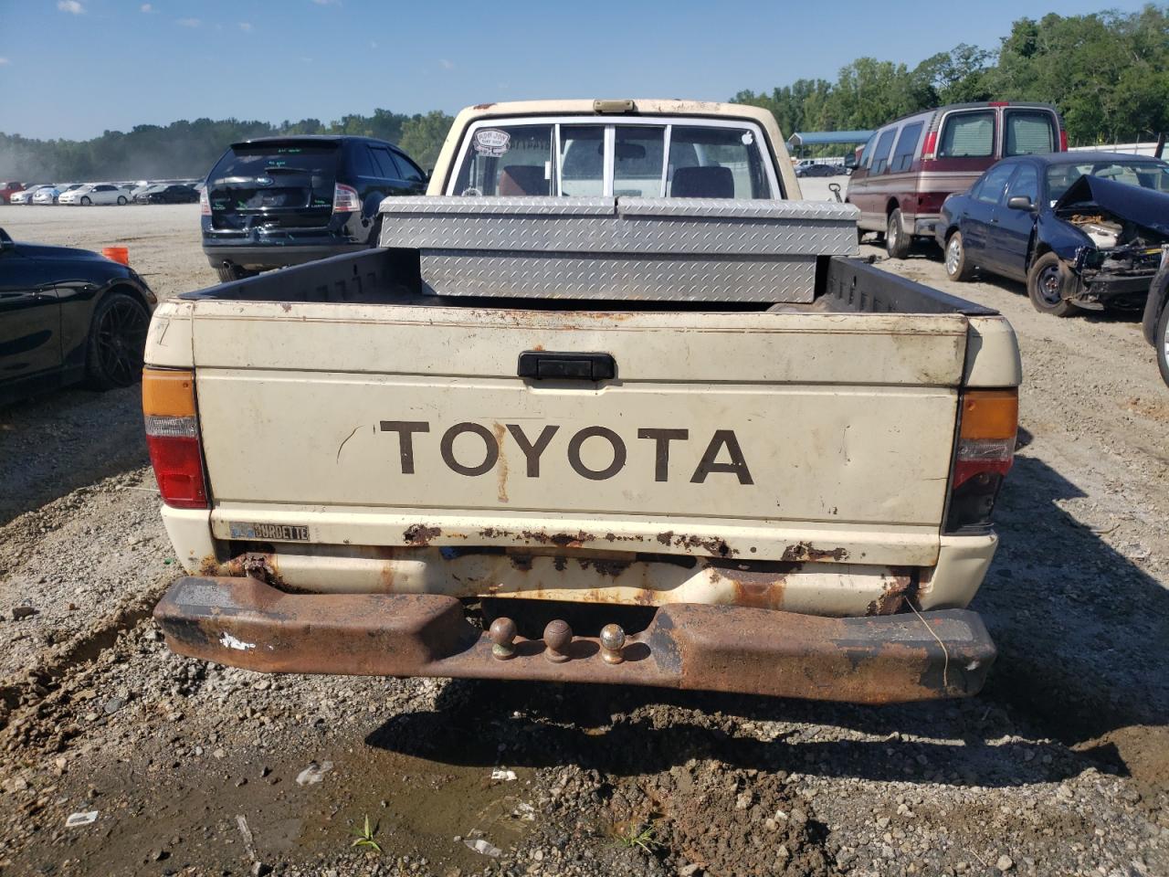 JT4RN56DXE0033093 1984 Toyota Pickup Xtracab Rn56 Dlx