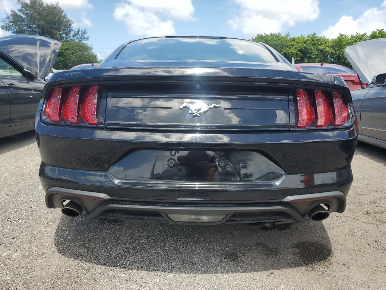 1FA6P8TH8J5102260 2018 Ford Mustang