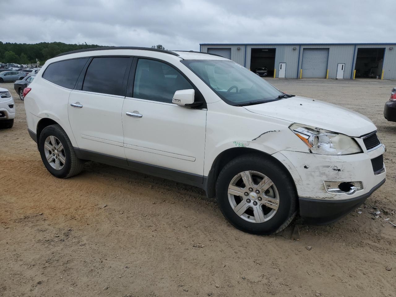 1GNKRGED6BJ119131 2011 Chevrolet Traverse Lt