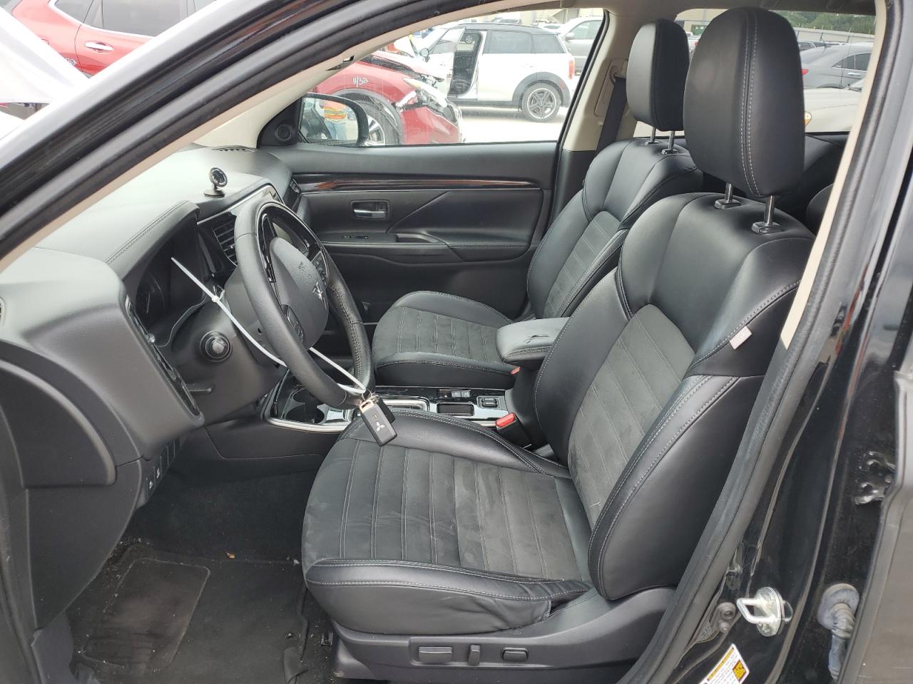 JA4AD3A30LZ011612 2020 Mitsubishi Outlander Se