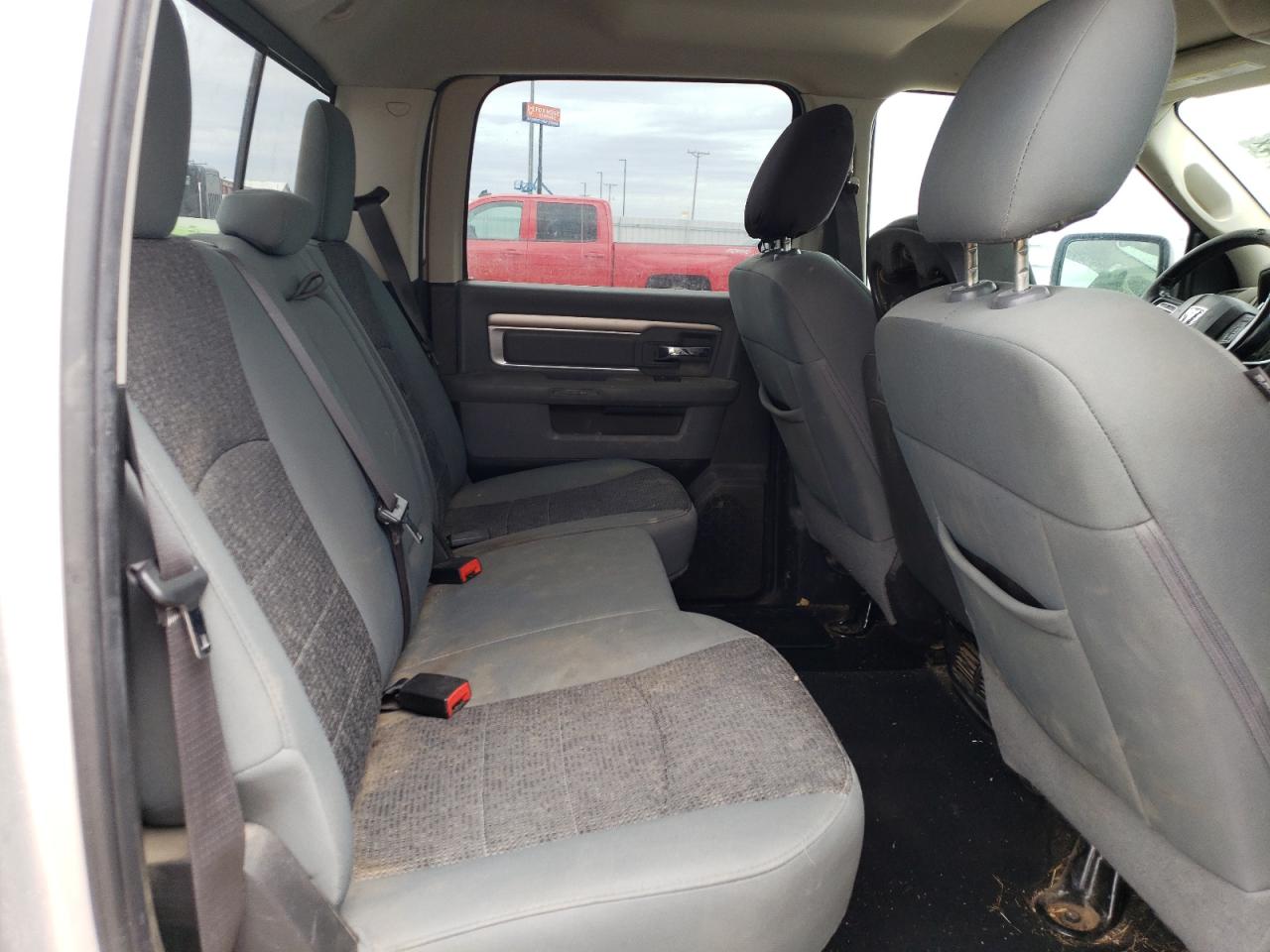 1C6RR7LT7KS535398 2019 Ram 1500 Classic Slt